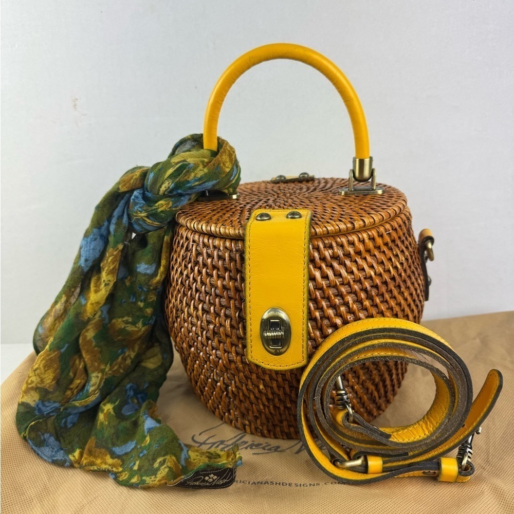 Patricia Nash 10th Anniversary Rare Yellow Wicker Basket Mirror Crossbody Purse.